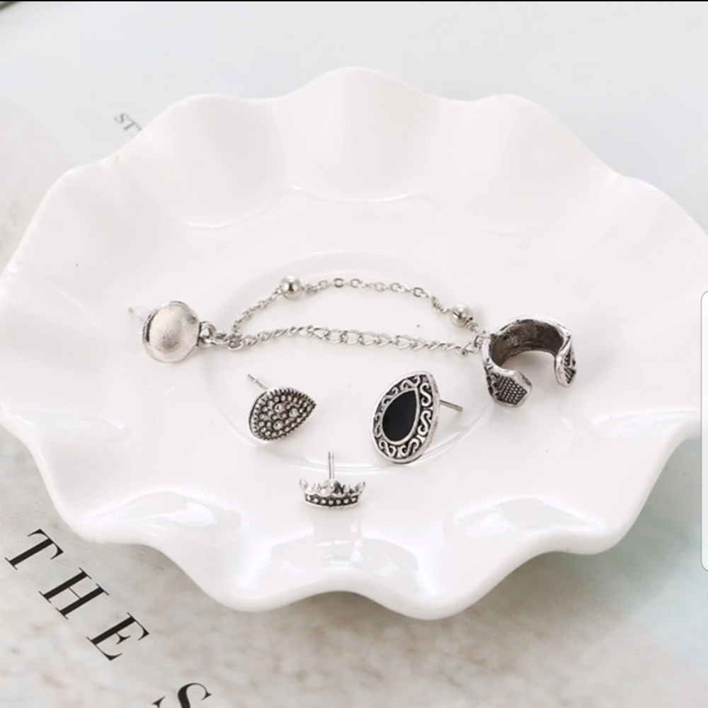 *Daphne * Cuff and Post Chain Earring - Picture 2 of 5